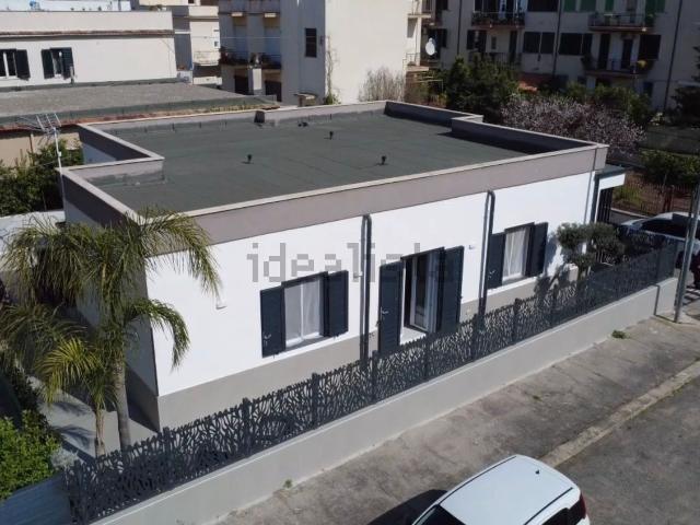 Case e ville in vendita di 120 m² in Via Casalegno, 24