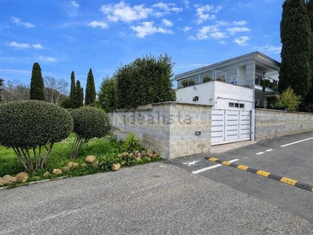 Case e ville in vendita di 120 m² in Via Cristoforo Colombo