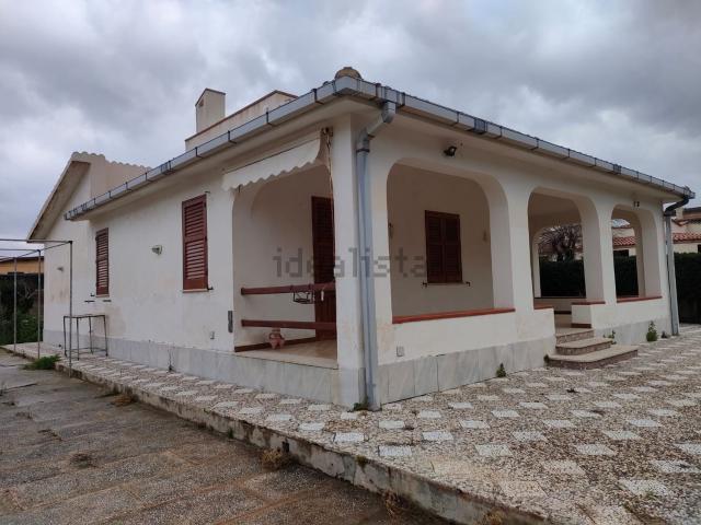 Case e ville in vendita di 120 m² in Via Achille, 25