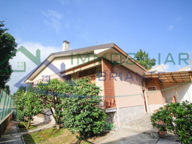 Case e ville in vendita di 120 m² in Via Adua