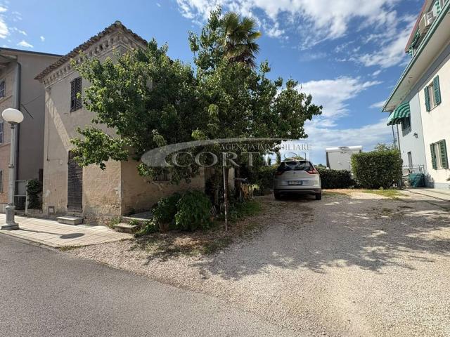 Case e ville in vendita di 120 m² in Via Barberini, 58
