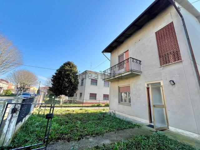 Case e ville in vendita di 120 m² in Via G. Garibaldi, 46