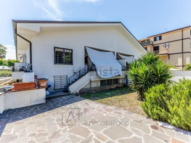 Case e ville in vendita di 120 m² in Via Giosuè dei Cas