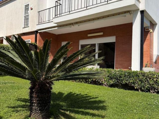 Case e ville in vendita di 120 m² in Via degli Eucalipti, 16
