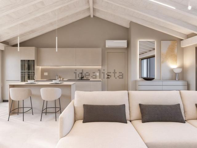 Case e ville in vendita di 120 m² in Via dei Fiordalisi