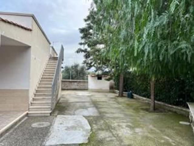 Case e ville in vendita di 120 m² in Via dei Gelsomini, 9