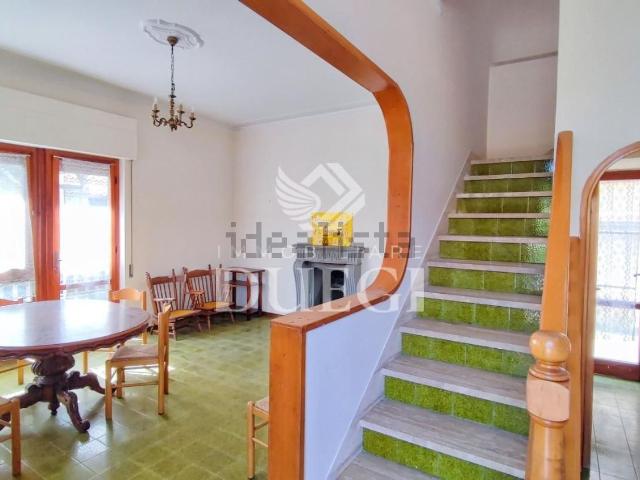 Case e ville in vendita di 120 m² in Via del D. Giglio, 55049