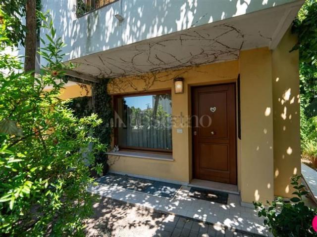 Case e ville in vendita di 120 m² in Via Ercole Carletti