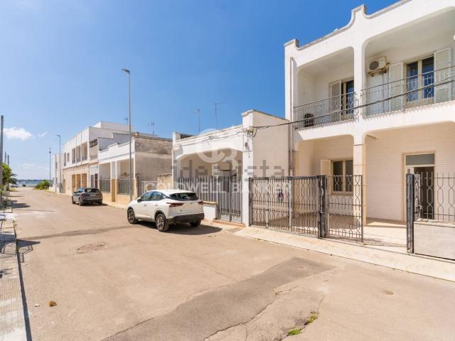 Case e ville in vendita di 120 m² in Via Francesco Giuliani