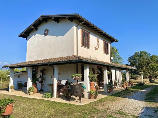 Case e ville in vendita di 120 m² in Via Frascheto