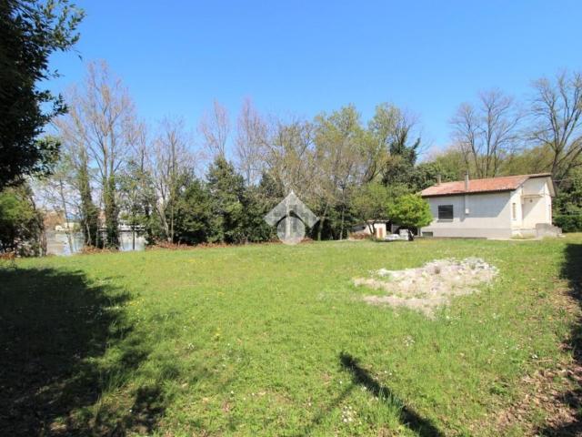 Case e ville in vendita di 120 m² in Via Molinella, 1