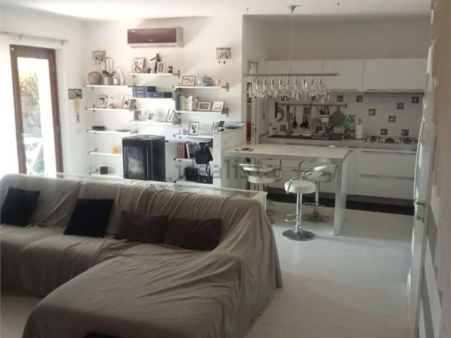 Case e ville in vendita di 120 m² in Via Monterosso