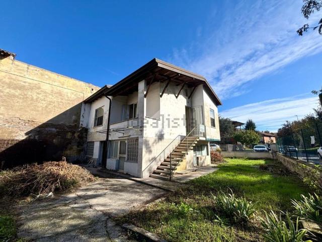 Case e ville in vendita di 120 m² in Via Mazzatica, 3