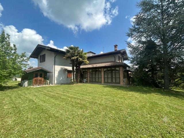 Case e ville in vendita di 120 m² in Via Marconi, 24