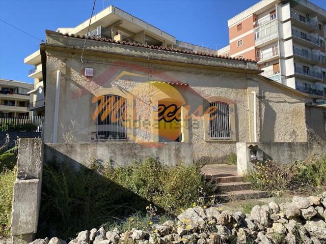 Case e ville in vendita di 120 m² in Via Noto