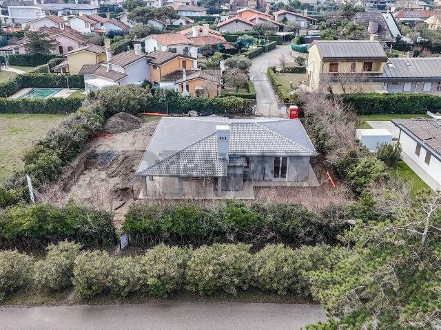 Case e ville in vendita di 120 m² in Via Nona Est
