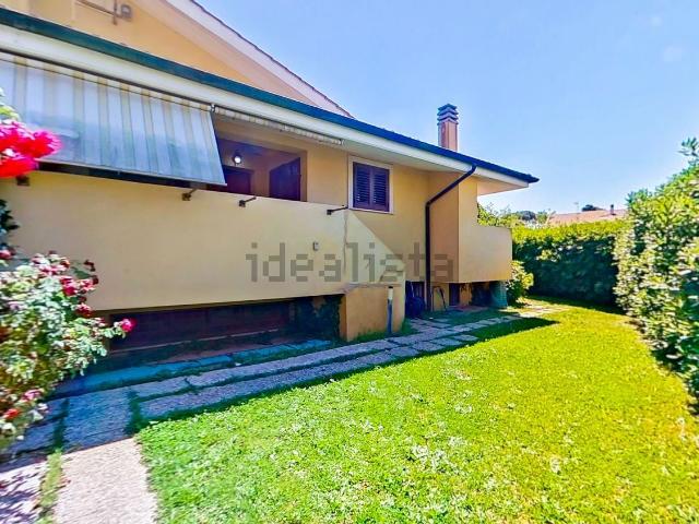 Case e ville in vendita di 120 m² in Via Solopaca