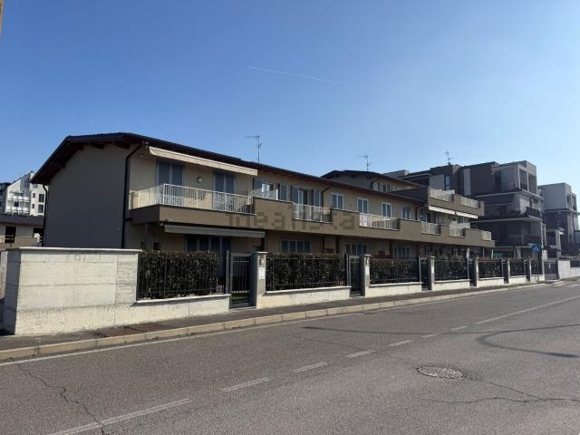 Case e ville in vendita di 120 m² in Via Paveri Fontana