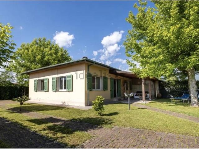 Case e ville in vendita di 120 m² in Via Padre Ignazio da Carrara
