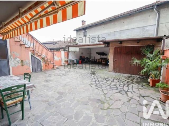 Case e ville in vendita di 120 m² in Via Pastrengo