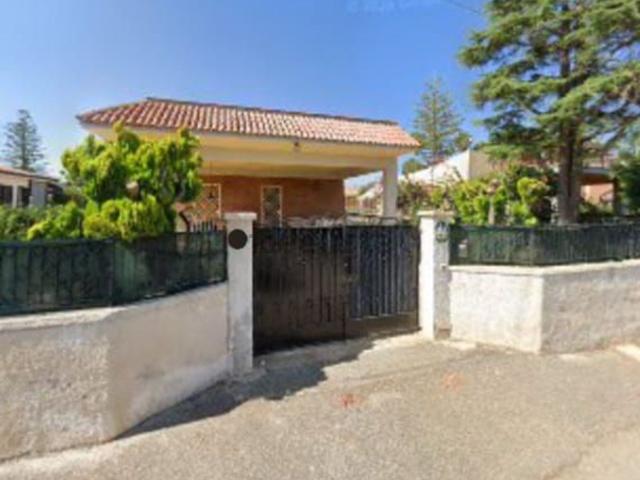 Case e ville in vendita di 120 m² in Via Prometeo