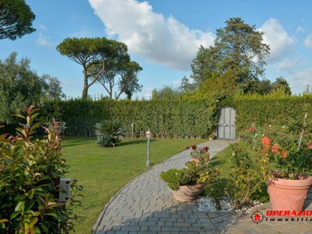 Case e ville in vendita di 120 m² in Via Tor di Sasso