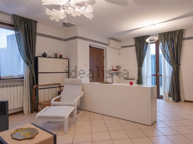 Case e ville in vendita di 120 m² in Via Ticinello, 17