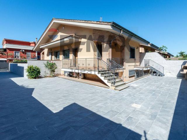 Case e ville in vendita di 120 m² in Via Villaguardia, 5