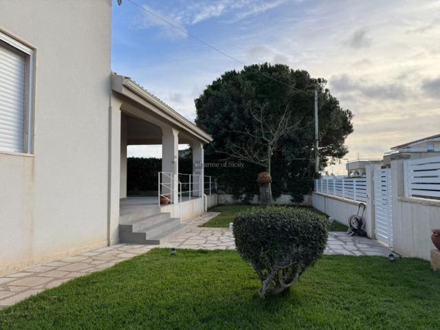 Case e ville in vendita di 120 m² in Vico Mondello
