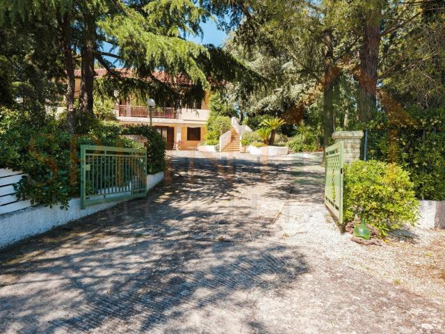 Case e ville in vendita di 120 m² in Contrada Tavarello, 343
