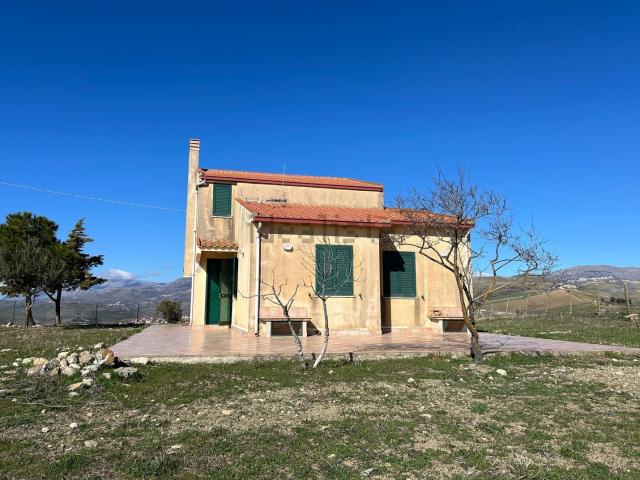 Case e ville in vendita di 120 m² in Contrada casina