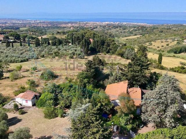 Case e ville in vendita di 120 m² in Località la Maestà, 33