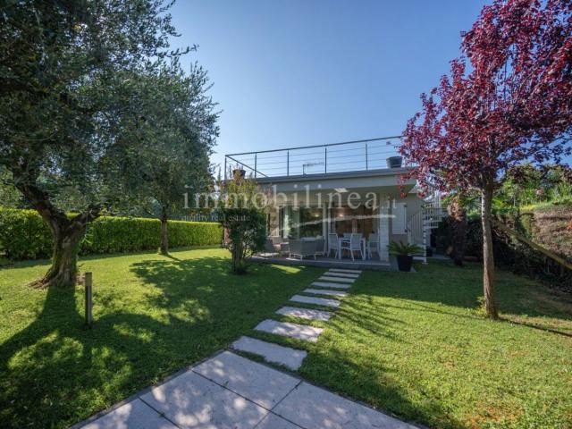 Case e ville in vendita di 120 m² in Strada della Valsorda