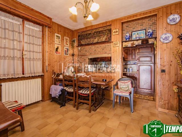 Case e ville in vendita di 121 m² in Via Francesco Giudice
