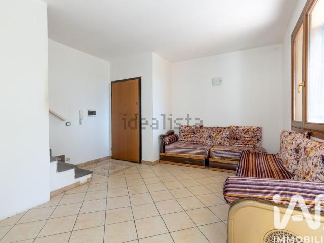 Case e ville in vendita di 121 m² in Via Salaiola, 35