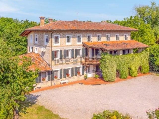 Case e ville in vendita di 1221 m² in Via Casarsa, 9