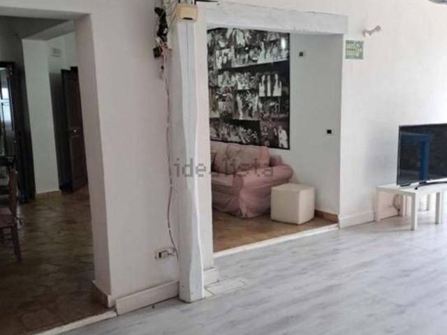 Case e ville in vendita di 122 m² in Via Grotte
