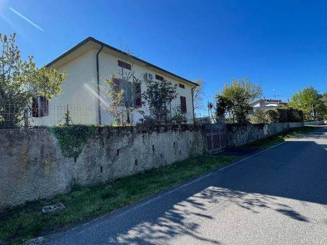 Case e ville in vendita di 122 m² in Via delle Cerbaie