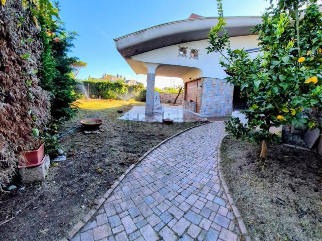 Case e ville in vendita di 122 m² in Viale Nuova California