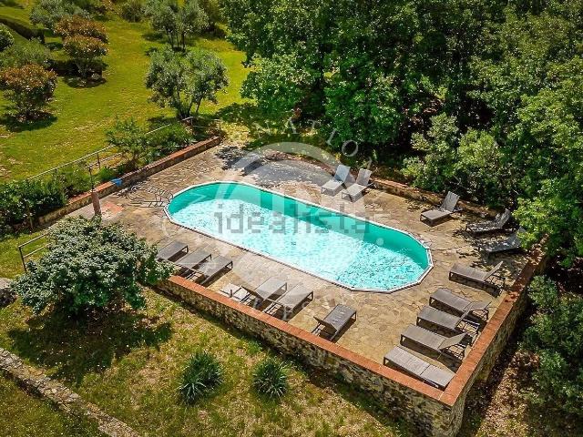 Case e ville in vendita di 1230 m²