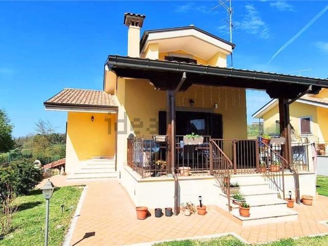Case e ville in vendita di 123 m² in Via Prata Santa Croce