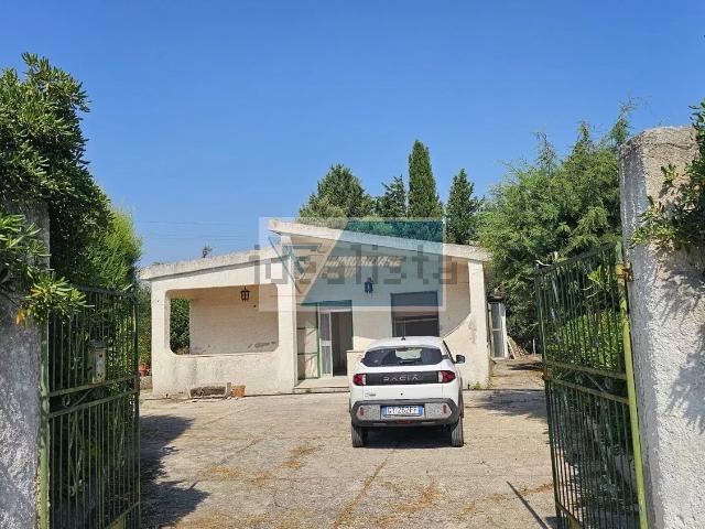 Case e ville in vendita di 1248 m²
