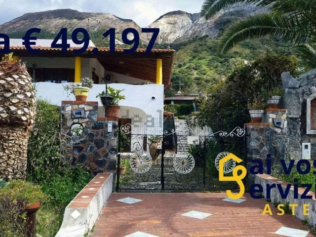 Case e ville in vendita di 124 m² in Traversa Monasteri di Sotto