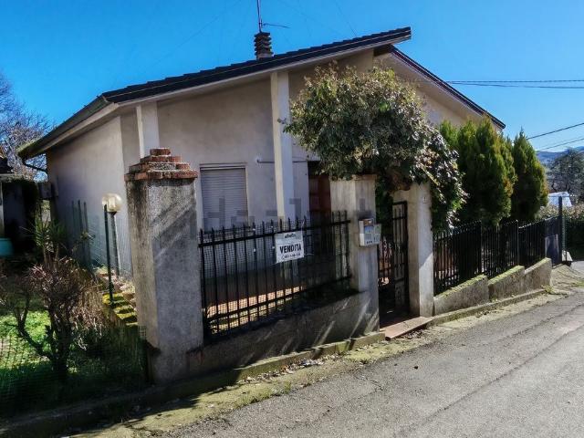 Case e ville in vendita di 124 m² in Via Campo del Monte, 10