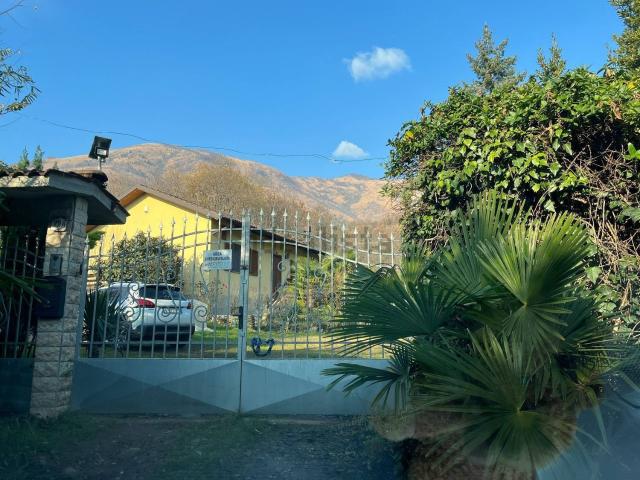 Case e ville in vendita di 124 m² in Via Borgonuovo, 22