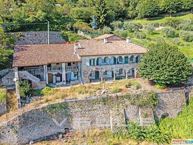 Case e ville in vendita di 1250 m² in Via San Sebastiano