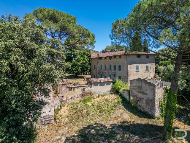 Case e ville in vendita di 1250 m² in Via Torribina