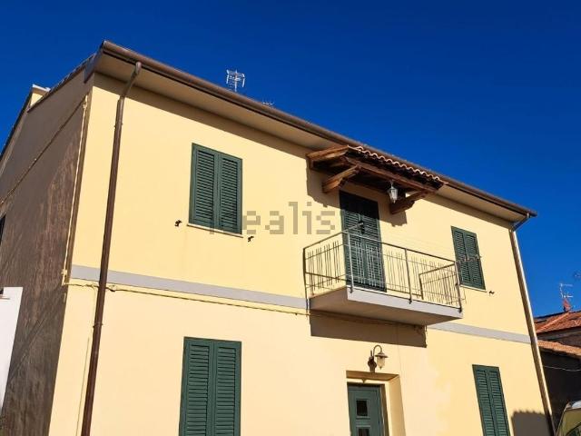Case e ville in vendita di 125 m² in Via G. B. Vico