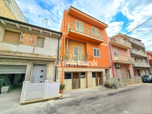 Case e ville in vendita di 125 m² in Via Luigi Rizzo