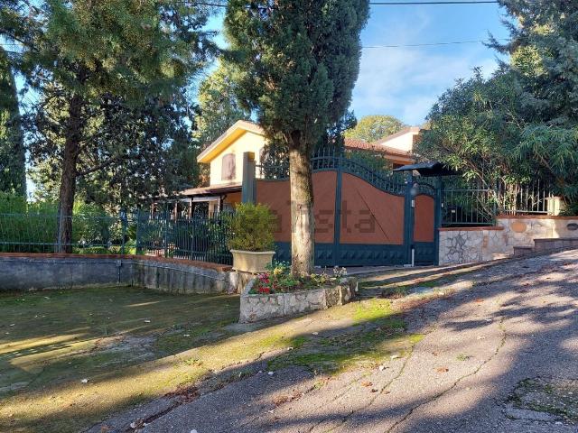 Case e ville in vendita di 125 m² in Via MADONNA del CARMINE